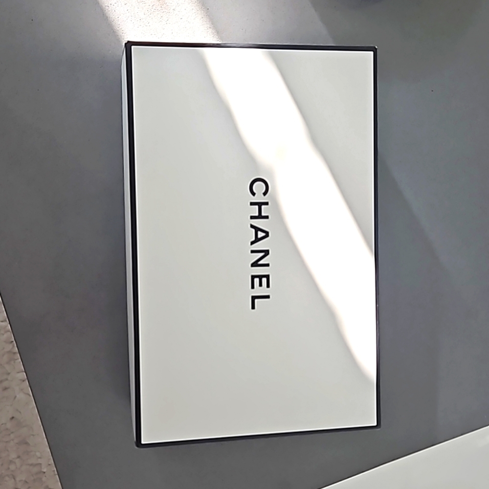 Chanel box